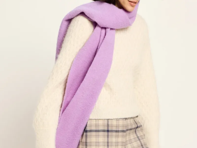 lanius 225 14501 00 568 lupine 0 boucle schal mit fransen 06x crop center lanius 225 14501 00 568 lupine 0 boucle schal mit fransen 06x crop center